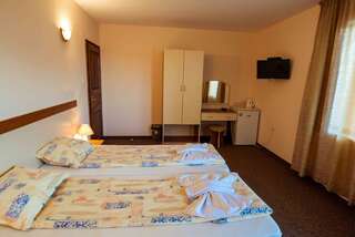 Отель Hotel Orchidea Созополь Двухместный номер с 2 отдельными кроватями и видом на море-2