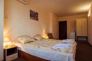 Отель Hotel Orchidea Созополь Двухместный номер с 2 отдельными кроватями и видом на море-14